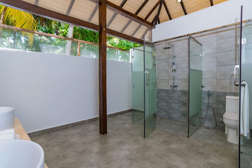 Deluxe Beach Villa at Fiyavalhu Resort, view 5